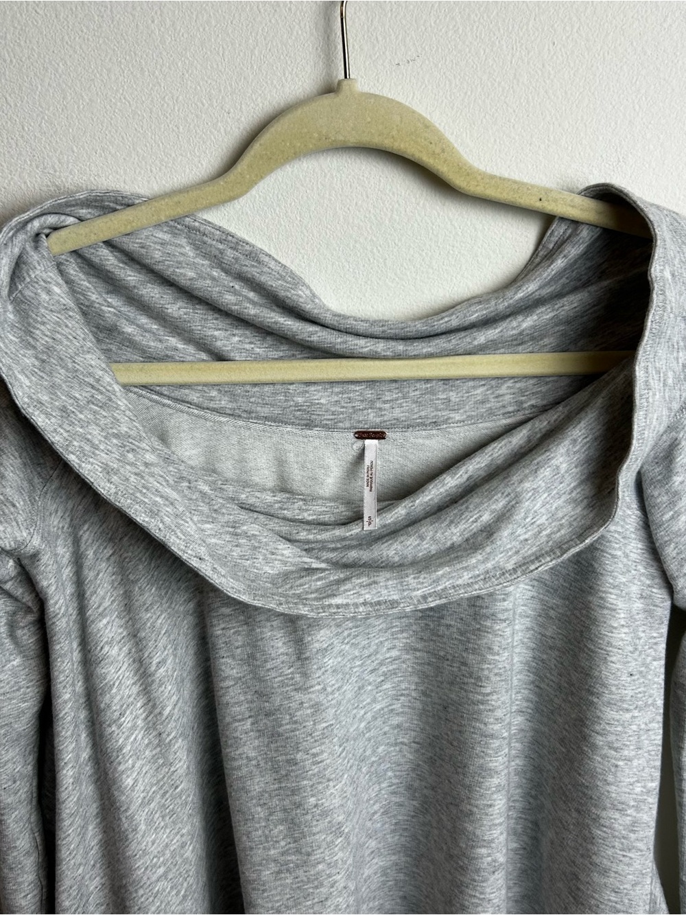 Free People off-the-shoulder boat neck soft Heather gray long sleeve size: S - Picture 8 of 11